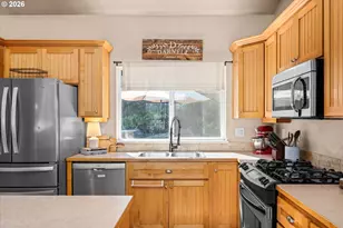 277 S 67th Ct, Springfield, OR 97478 - Photo 10