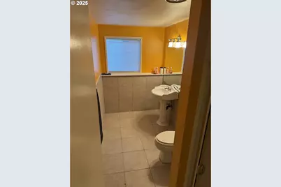 13511 SE Market St, Portland, OR 97233 - Photo 8