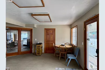2091 Broadway Ave, North Bend, OR 97459 - Photo 18