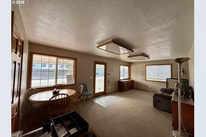 2091 Broadway Ave, North Bend, OR 97459 - Photo 10