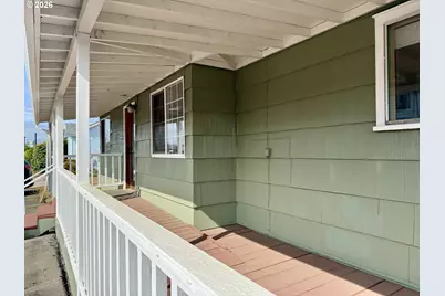 2091 Broadway Ave, North Bend, OR 97459 - Photo 4