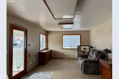 2091 Broadway Ave, North Bend, OR 97459 - Photo 14