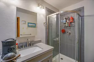 69881 E Alpine North Ct, Rhododendron, OR 97049 - Photo 26