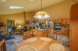 69881 E Alpine North Ct, Rhododendron, OR 97049 - Photo 12