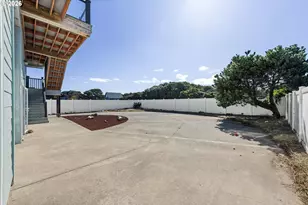 1257 7th St, Bandon, OR 97411 - Photo 46