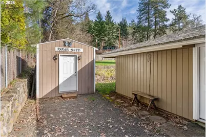 1444 N Main Ave, White Salmon, WA 98672 - Photo 34