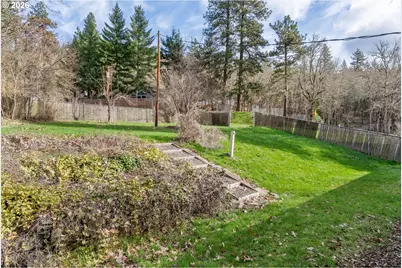 1444 N Main Ave, White Salmon, WA 98672 - Photo 36