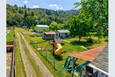 12589 Old Highway 99, Myrtle Creek, OR 97457 - Photo 38