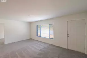 425 Providence Dr, Reedsport, OR 97467 - Photo 4