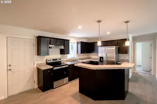 425 Providence Dr, Reedsport, OR 97467 - Photo 6