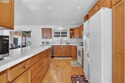 32839 SW Crystal Springs Ct, Scappoose, OR 97056 - Photo 20