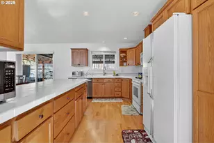 32839 SW Crystal Springs Ct, Scappoose, OR 97056 - Photo 20