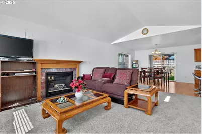 32839 SW Crystal Springs Ct, Scappoose, OR 97056 - Photo 10