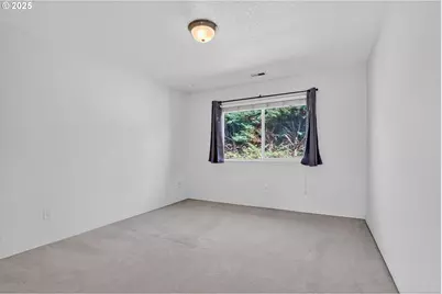 32839 SW Crystal Springs Ct, Scappoose, OR 97056 - Photo 32