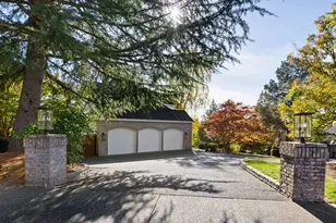 3110 NW 112th Pl, Portland, OR 97229 - Photo 2