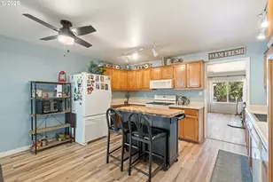 187 Hackett Ln, Riddle, OR 97469 - Photo 6