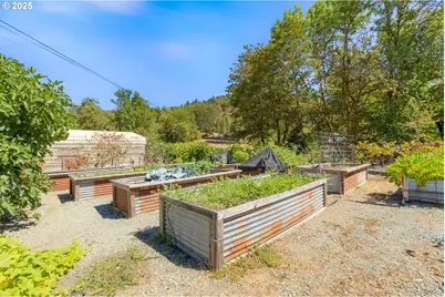 187 Hackett Ln, Riddle, OR 97469 - Photo 36