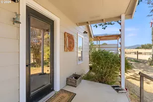 187 Hackett Ln, Riddle, OR 97469 - Photo 22