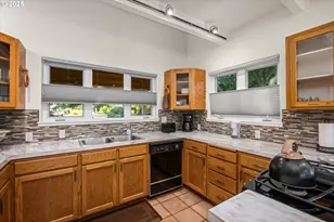 820 Park Terrace, Eugene, OR 97404 - Photo 14