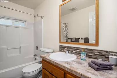 820 Park Ter, Eugene, OR 97404 - Photo 22