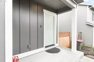 1463 SE Honeysuckle Loop, Warrenton, OR 97146 - Photo 4