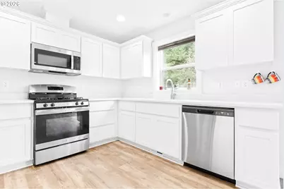 1463 SE Honeysuckle Loop, Warrenton, OR 97146 - Photo 12