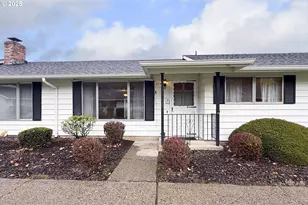 579 NE Fleming Ave, Gresham, OR 97030 - Photo 2