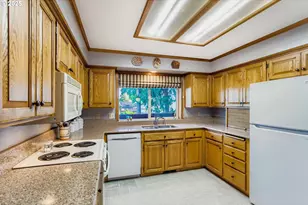 3004 NE 157th Ave, Portland, OR 97230 - Photo 8