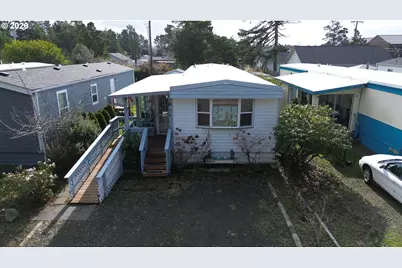 1699 27th St #5, Florence, OR 97439 - Photo 1