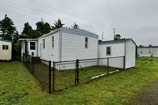 1699 27th St, Florence, OR 97439 - Photo 22