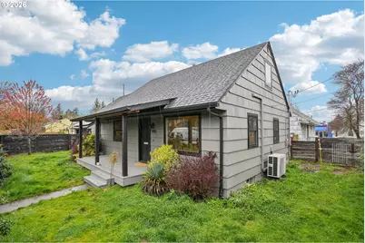 7921 NE Clackamas St, Portland, OR 97213 - Photo 2