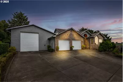 1055 NW Estate Dr, Seal Rock, OR 97376 - Photo 36