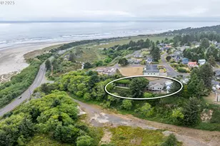 1055 NW Estate Dr, Seal Rock, OR 97376 - Photo 42