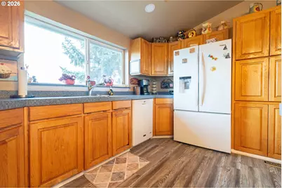 812 Courtney Ln, Summerville, OR 97876 - Photo 18