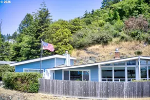 94293 June St, Gold Beach, OR 97444 - Photo 2