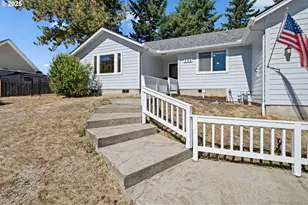 305 School Ave, Brownsville, OR 97327 - Photo 4