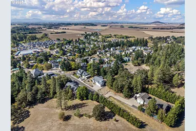 305 School Ave, Brownsville, OR 97327 - Photo 42