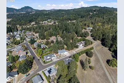 305 School Ave, Brownsville, OR 97327 - Photo 44