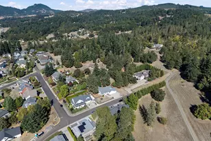 305 School Ave, Brownsville, OR 97327 - Photo 44