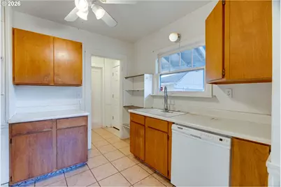 2223 SE 139th Ave, Portland, OR 97233 - Photo 10