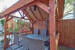 20140 NE Sandy Blvd, Fairview, OR 97024 - Photo 36