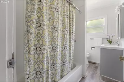17937 SE Lincoln St, Portland, OR 97233 - Photo 10