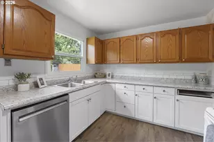 17937 SE Lincoln St, Portland, OR 97233 - Photo 8