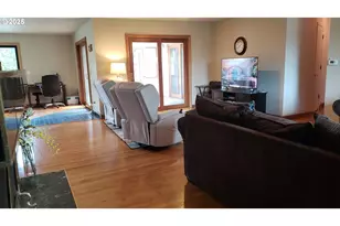 1026 SE 213th Ave, Gresham, OR 97030 - Photo 4