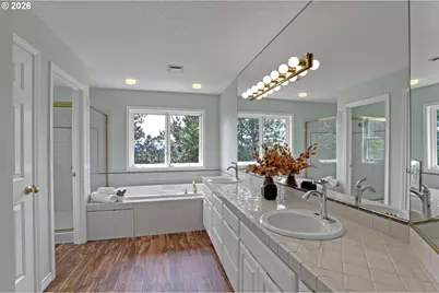 9428 NW Hopedale Ct, Portland, OR 97229 - Photo 22