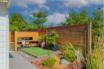 88060 Lake Point Dr, Florence, OR 97439 - Photo 10
