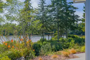 88060 Lake Point Dr, Florence, OR 97439 - Photo 12