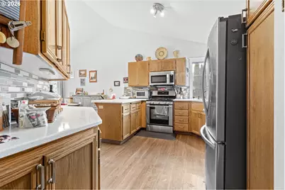 1415 Gilham Rd, Eugene, OR 97401 - Photo 16
