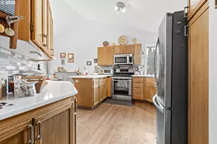 1415 Gilham Rd, Eugene, OR 97401 - Photo 16