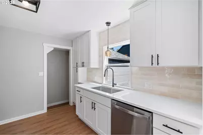 7776 SW 5th Ave, Portland, OR 97219 - Photo 14